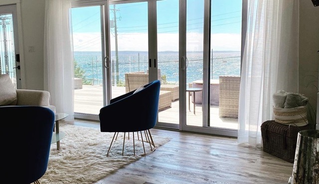 3 bedroom beach house with hot tub and spectacular view