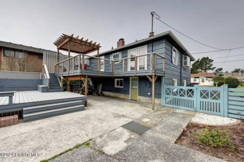 3 Bedroom Beach Oasis - HOT TUB - Pet Friendly