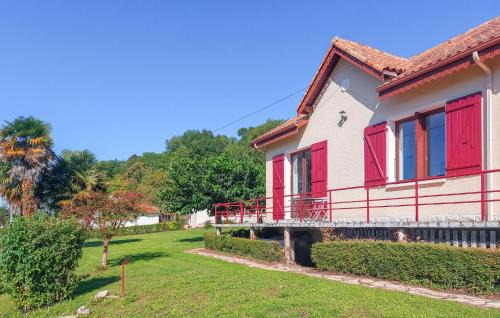 3 Bedroom Beautiful Home In Nanteuil-En-Vallée