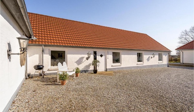 3 Bedroom Beautiful Apartment In Kibæk