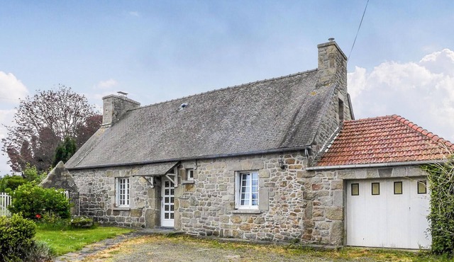 3 bedroom beautiful home in Lanvellec