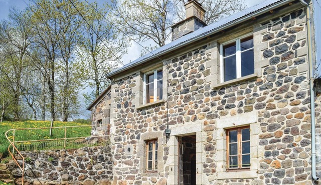 3 bedroom beautiful home in Cheylade