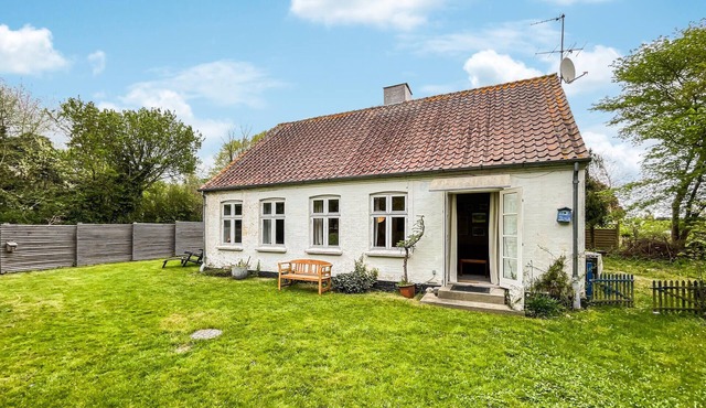 3 bedroom beautiful home in Askeby