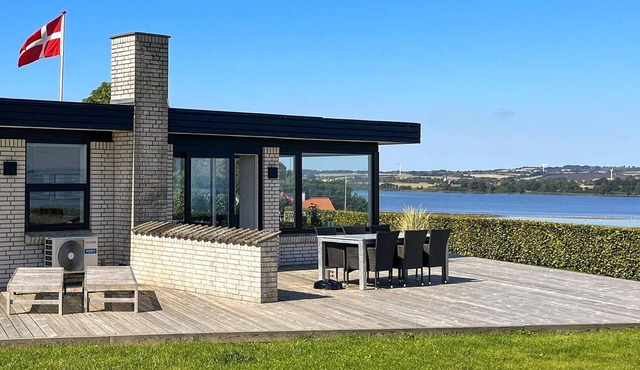 3 bedroom beautiful home in Hejls