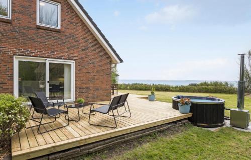 3 Bedroom Beautiful Home In Vesløs