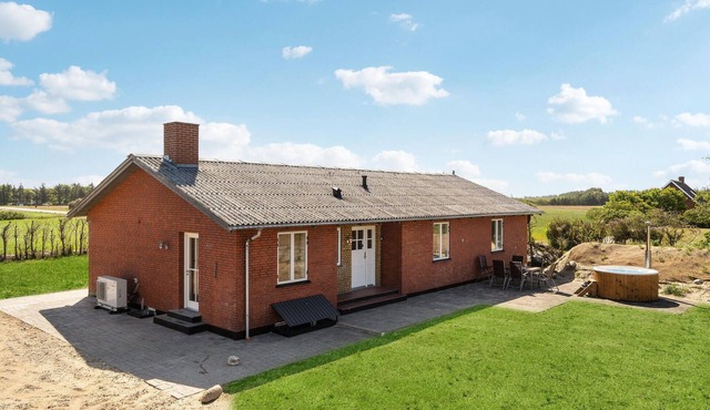 3 bedroom beautiful home in Tim