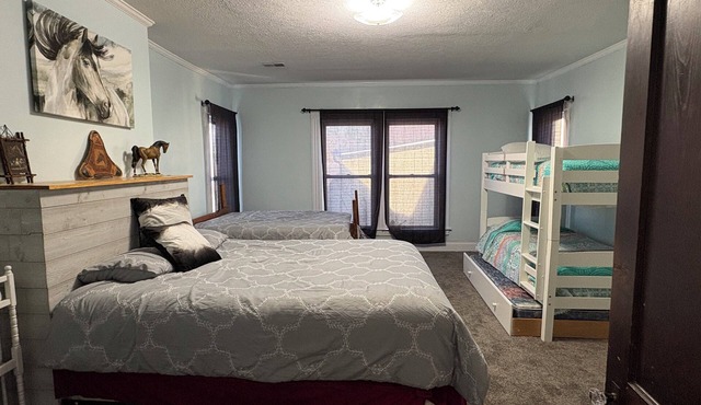 3-bedroom bed & breakfast in pleasant Irvine with AC