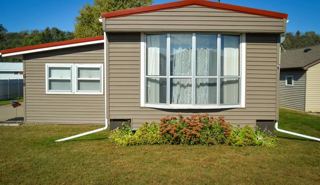 3-bedroom building in enchanting Harpers Ferry with AC