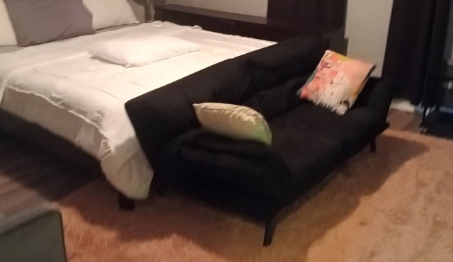 3-bedroom building in charming McKeesport with AC, WiFi,porch