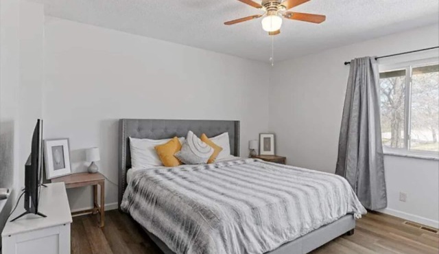 3-bedroom building in serene Saint Ann with WiFi, AC