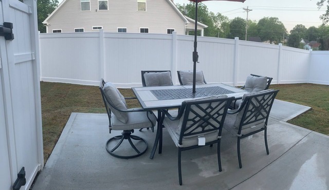 3-bedroom bungalow in charming Easley with AC, WiFi