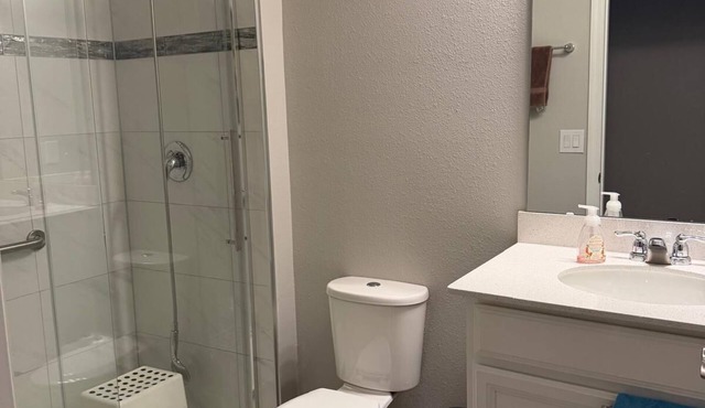 3-bedroom bungalow in serene Minneola with cool AC