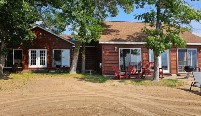 3 Bedroom Cabin 3 Beach front