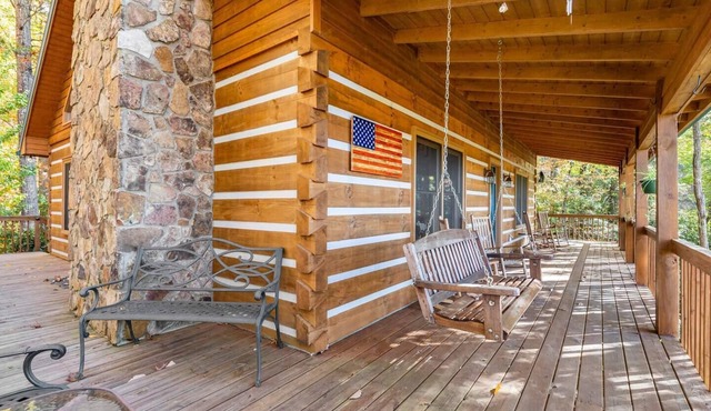 3-bedroom cabin close to Franklin, Sylva and Highlands NC