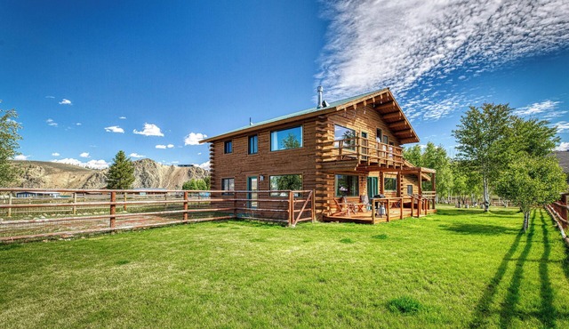 3-bedroom cabin in fantastic Stanley with WiFi