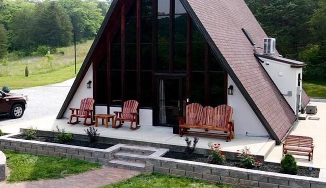 3-bedroom cabin just 30 minutes from The Outlet Shoppes of the Bluegrass