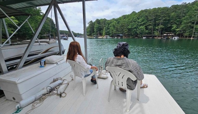 3 bedroom Cabin on Lake Lanier Buford with WiFi, AC