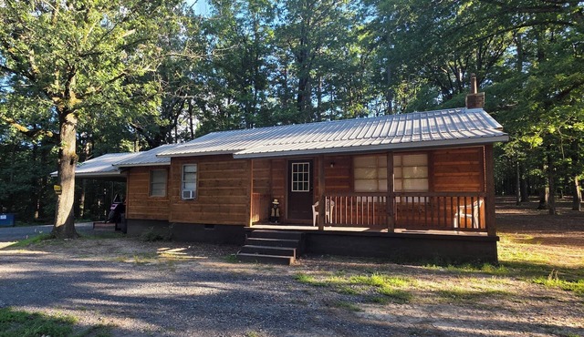 3 Bedroom Cabin, slps up to 8, bring your ATV or rent on from us, 3 miles to WPG
