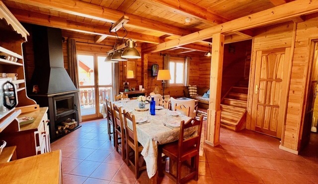 3 bedroom cabin with pool