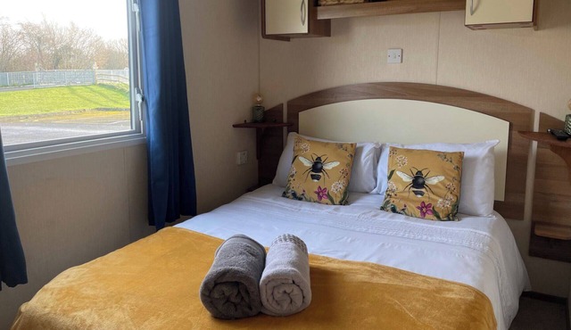 3 Bedroom Caravan Sleep 6 Pet Friendly