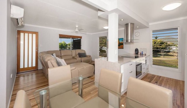 3 bedroom close to airport