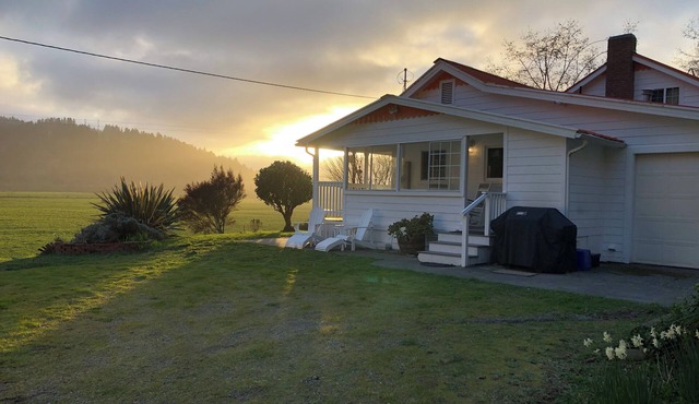 🌲3-Bedroom Coastal Farmhouse, BBQ, Games, Bikes - modern touch meets farmhouse decor 🏡🐄