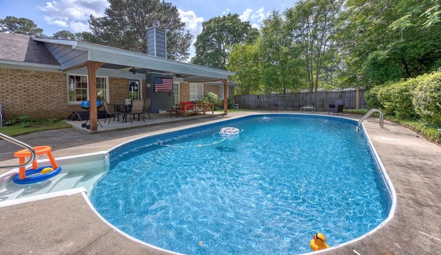 3-Bedroom Columbus Family Home with Private Pool