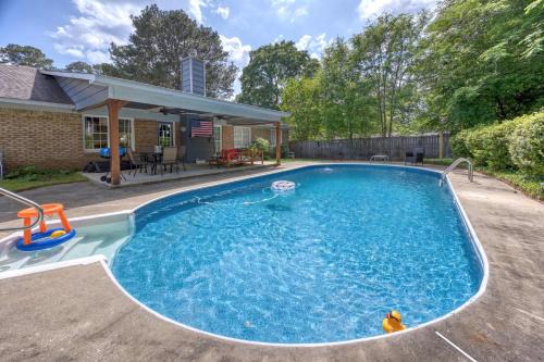 3-Bedroom Columbus Family Home with Private Pool