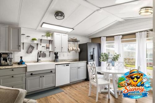 3 Bedroom, Comfy Home Dade City, Gated Community