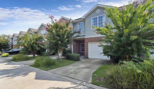 3-bedroom condo in charming Fort Walton Beach with WiFi, AC