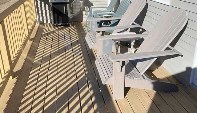 3-bedroom condo in charming North Conway with WiFiand southern exposure deck.