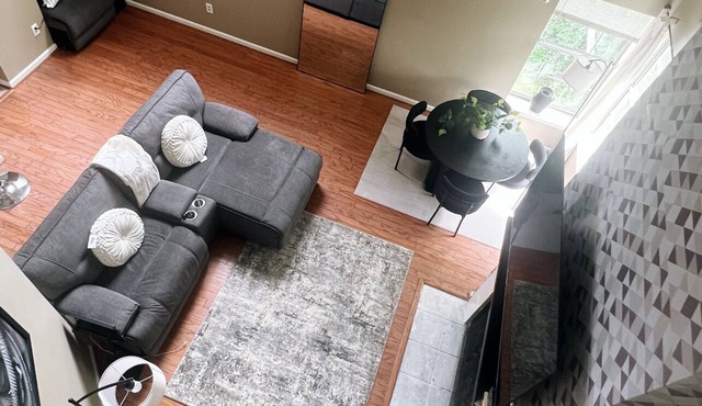 3-bedroom condo in charming Bowie with AC