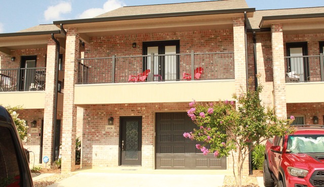 3-bedroom condo in DeRidder, Fully Furnished-WiFi-AC. Enjoy your stay. 1928
