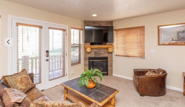 3-bedroom condo in fabulous Eden, skiing, biking, hiking, and water sports