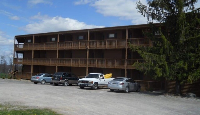 3 Bedroom Condo slopeside at Winterplace Ski Resort with the convenience of home
