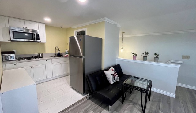 3-bedroom condo 15 minute to beach, high speed WiFi