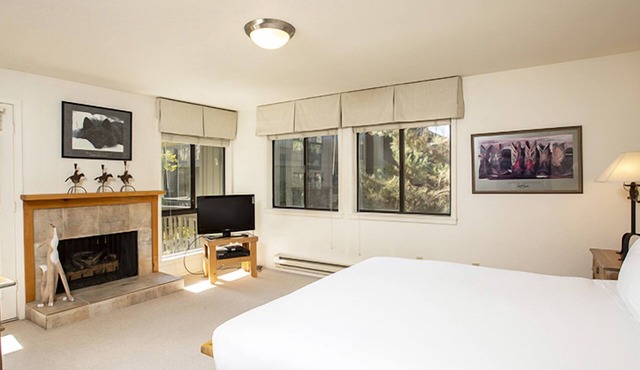 3-Bedroom Condo w/ Mountain Views & Easy Walk to Village Shops, Dining & Trails