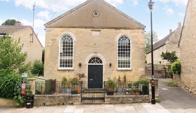 3 bedroom converted chapel in historic Oundle