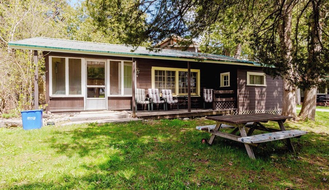 3-Bedroom Cottage #7 - Ambleside/BBQ and Beach