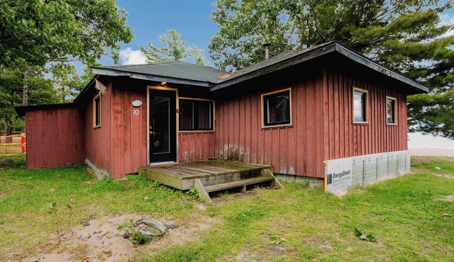 3-Bedroom Cottage #10 - Sand Bay