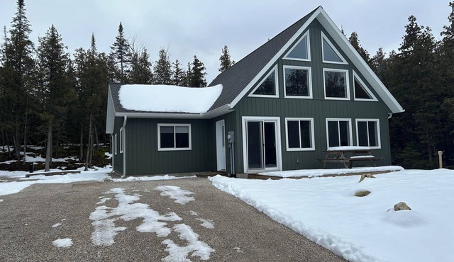 3 Bedroom Cottage- 51 Corey Cres