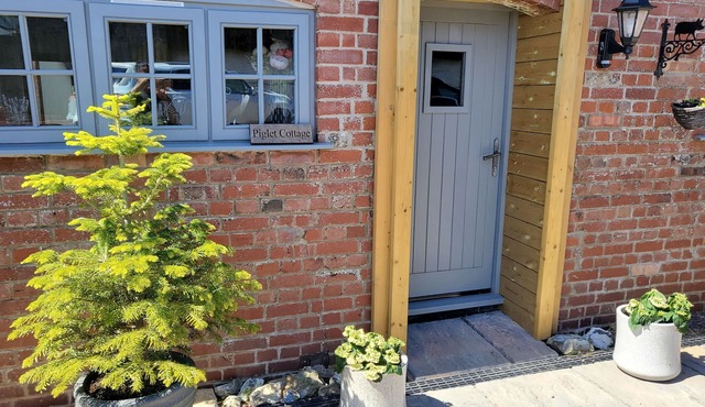 3 Bedroom Cottage - Hot Tub, Garden, Parking