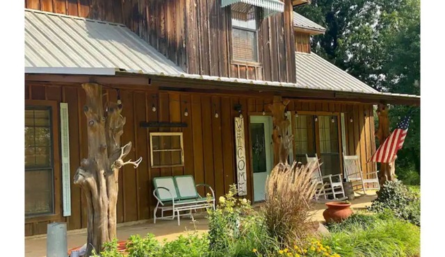 3-bedroom cottage in Atoka, just 10 minutes from the town center