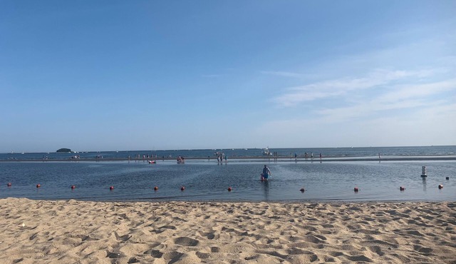 3-bedroom cottage in pleasant Westbrook with AC for relaxing stays