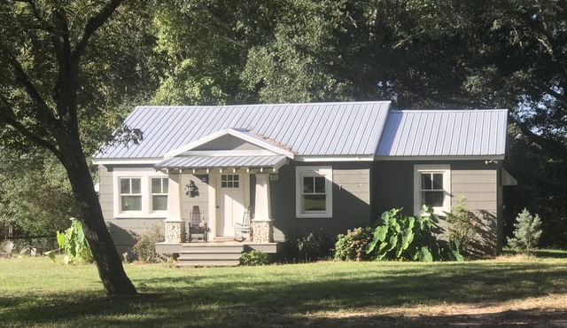 3 Bedroom Cottage on Agritourism Rescue Farm on Beautiful Lake Hartwell -