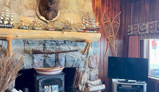 3 bedroom cottage on the NW side of Burt Lake