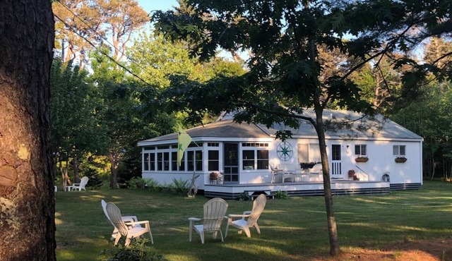 3 bedroom cottage only 187 steps away from Popham Beach!