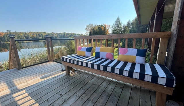 3-Bedroom Cottage Small Quiet Lake.Perfect for Nature Lovers & Trail Enthusiasts