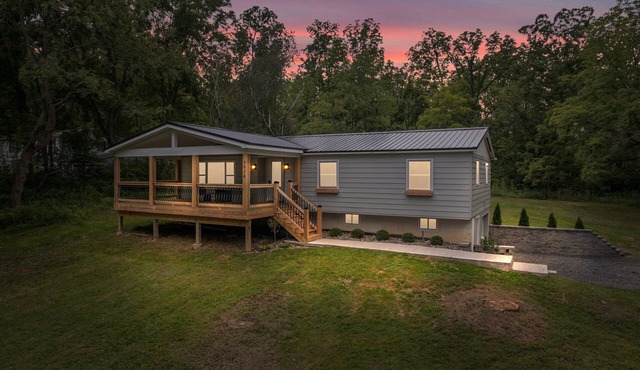 3-bedroom cottage with private dock on Cayuga lake
