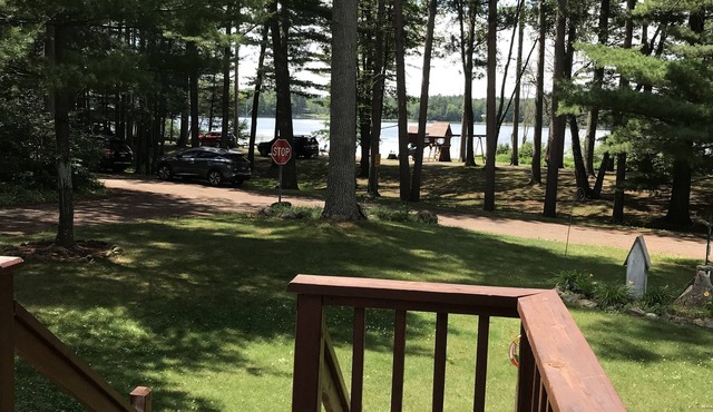 3 Bedroom Cottage with Lake Views